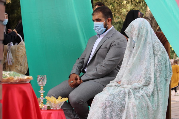 عکس | آغاز زندگی مشترک زوج تهرانی در جوار مزار شهدای گمنام