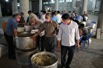 توزیع ۸ هزار غذای متبرک از سوی دارالقرآن اهل‌بیت(ع) خمینی‌شهر