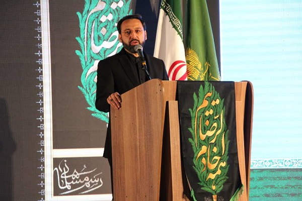 ۱۲۰ واقف آستان قدس رضوی در استان‌های تهران و البرز تجلیل شدند